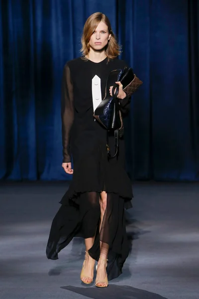 Look 24